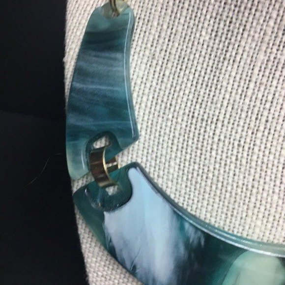 NY Statement Bib Necklace Turquoise Blue White Marbled Gold Chain Retro Acrylic - Picture 2 of 8